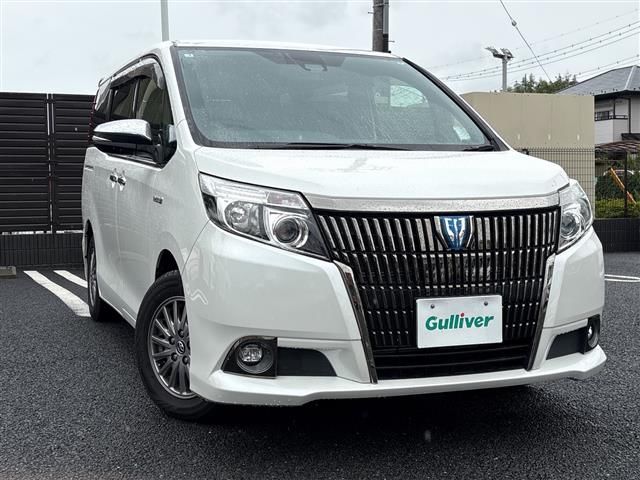 2017 Toyota Esquire Gi - photo 1 2017 Toyota Esquire Gi Sedan for sale, Japanese used car export - photo 1 of 21 | GULJI TRADERS