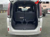 2017 Toyota Esquire Hybrid Gi Sedan for sale, Japanese used car export - photo 7 of 12 | GULJI TRADERS