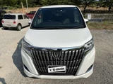 2018 Toyota Esquire 2.0 Gi Sedan for sale, Japanese used car export - photo 36 of 60 | GULJI TRADERS