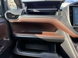2018 Toyota Esquire 1.8 Hybrid Gi Sedan for sale, Japanese used car export - photo 20 of 74 | GULJI TRADERS