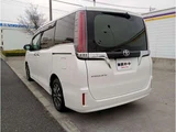 2018 Toyota Esquire 2.0 Gi Sedan for sale, Japanese used car export - photo 12 of 63 | GULJI TRADERS