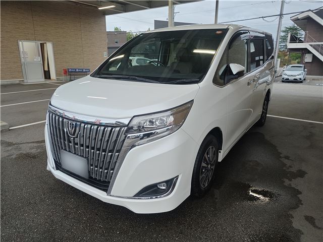 2018 Toyota Esquire Gi - photo 1 2018 Toyota Esquire Gi Sedan for sale, Japanese used car export - photo 1 of 14 | GULJI TRADERS