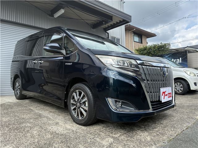 2018 Toyota Esquire Hybrid Gi - photo 1 2018 Toyota Esquire Hybrid Gi Sedan for sale, Japanese used car export - photo 1 of 25 | GULJI TRADERS