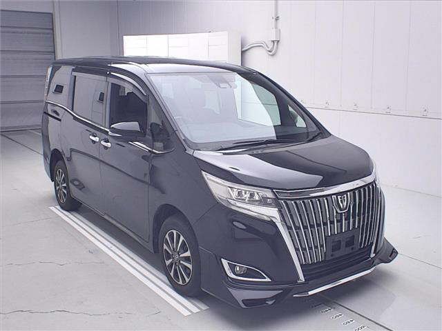 2018 Toyota Esquire 4WD - photo 1 2018 Toyota Esquire 4WD Sedan for sale, Japanese used car export - photo 1 of 12 | GULJI TRADERS