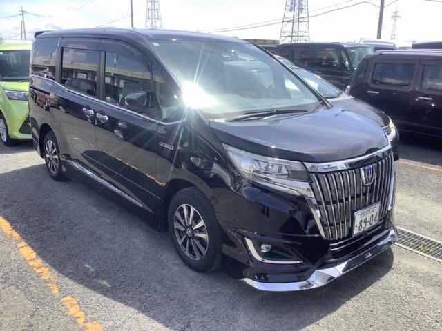 2018 Toyota Esquire Hybrid Gi - photo 1 2018 Toyota Esquire Hybrid Gi Sedan for sale, Japanese used car export - photo 1 of 5 | GULJI TRADERS