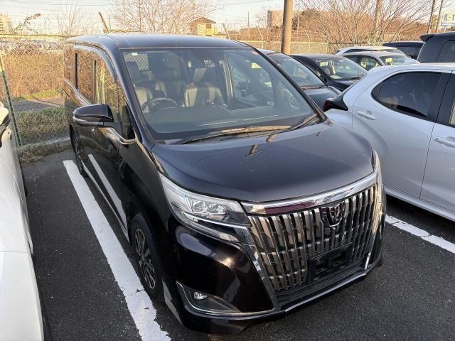 2018 Toyota Esquire Gi - photo 1 2018 Toyota Esquire Gi Sedan for sale, Japanese used car export - photo 1 of 9 | GULJI TRADERS
