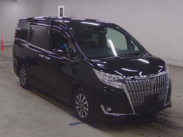 2019 Toyota Esquire Gi - photo 1 2019 Toyota Esquire Gi Sedan for sale, Japanese used car export - photo 1 of 5 | GULJI TRADERS
