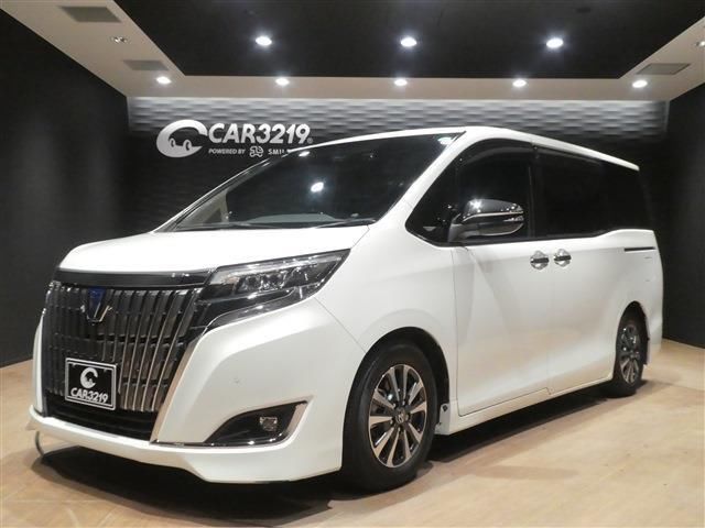 2020 Toyota Esquire 1.8 Hybrid Gi - photo 1 2020 Toyota Esquire 1.8 Hybrid Gi Sedan for sale, Japanese used car export - photo 1 of 20 | GULJI TRADERS