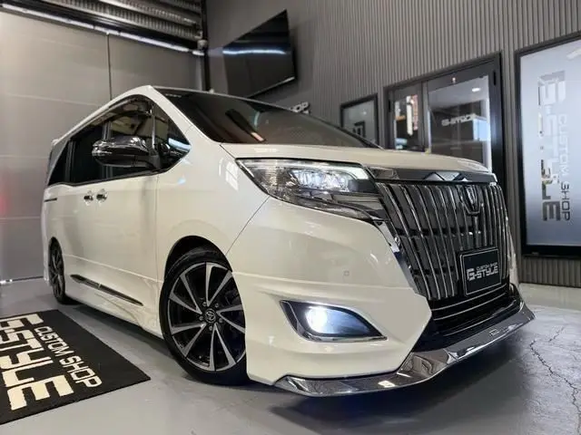 2021 Toyota Esquire 2.0Gi 7 people Pearl Van for sale, Japanese used car export | GULJI TRADERS