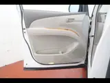 2011 Toyota Estima 2.4 G Side Lift-Up Seat Equipped Vehicle 4WD Pearl Van for sale, Japanese used car export - photo 20 of 24 | GULJI TRADERS