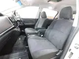 2012 Toyota Estima Aeras Pearl Van for sale, Japanese used car export - photo 5 of 9 | GULJI TRADERS