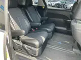 2013 Toyota Estima Aeras Pearl Van for sale, Japanese used car export - photo 5 of 9 | GULJI TRADERS