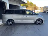 2015 Toyota Estima 2.4 Aeras Premium Edition Blue Van for sale, Japanese used car export - photo 11 of 69 | GULJI TRADERS