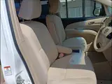 2015 Toyota Estima 2.4 Aeras ☆ Navigation TV ☆ Flip-down ☆ Dual Power Switches ☆ Pearl Van for sale, Japanese used car export - photo 13 of 18 | GULJI TRADERS