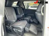 2015 Toyota Estima Aeras Premium Edition Pearl Van for sale, Japanese used car export - photo 5 of 12 | GULJI TRADERS