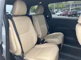 2015 Toyota Estima Aeras Berry Edition Pearl Van for sale, Japanese used car export - photo 5 of 9 | GULJI TRADERS