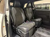 2016 Toyota Estima AERAS PREMIUM Pearl Van for sale, Japanese used car export - photo 10 of 50 | GULJI TRADERS