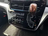 2016 Toyota Estima Aeras Premium G 4WD Pearl Van for sale, Japanese used car export - photo 12 of 24 | GULJI TRADERS