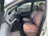 2016 Toyota Estima Aeras Premium G 4WD Pearl Van for sale, Japanese used car export - photo 17 of 24 | GULJI TRADERS