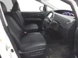 2016 Toyota Estima Aeras Premium Edition Pearl Van for sale, Japanese used car export - photo 4 of 6 | GULJI TRADERS