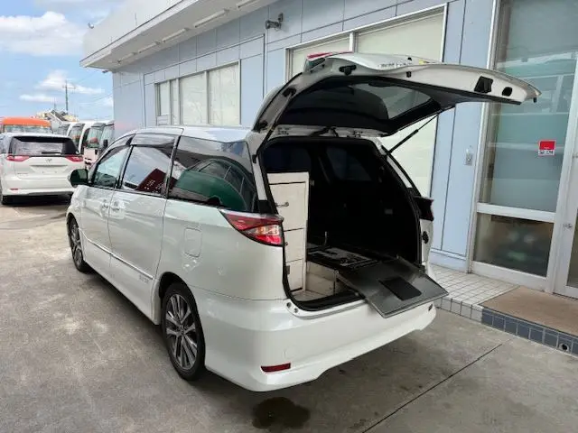2017 Toyota Estima 3-seater transport type hearse (AT) Pearl Van for sale, Japanese used car export - photo 1 of 32 | GULJI TRADERS