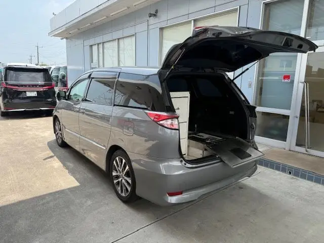 2017 Toyota Estima Aeras 3-seater transport type hearse AT Reikyuu bed - photo 1 2017 Toyota Estima Aeras 3-seater transport type hearse AT Reikyuu bed Gray Van for sale, Japanese used car export - photo 1 of 30 | GULJI TRADERS