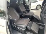 2018 Toyota Estima 2400 AERAS PREMIUM 5-door DCVT 2WD 7-seater Pearl Van for sale, Japanese used car export - photo 21 of 24 | GULJI TRADERS