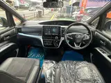 2018 Toyota Estima 2.4 Aeras Premium Pearl Van for sale, Japanese used car export - photo 3 of 24 | GULJI TRADERS
