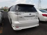 2014 Toyota Estima Hybrid Aeras Premium Edition 4WD Pearl Van for sale, Japanese used car export - photo 3 of 9 | GULJI TRADERS