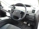 2014 Toyota Estima Hybrid Aeras Premium Edition 4WD Pearl Van for sale, Japanese used car export - photo 5 of 9 | GULJI TRADERS