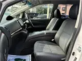 2014 Toyota Estima Hybrid Aeras Premium Edition ★ 7-seater ★ 4WD ★ Genuine navigation system with full segment display Pearl Van for sale, Japanese used car export - photo 24 of 41 | GULJI TRADERS
