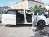2016 Toyota Estima Hybrid Aeras Premium Edition 4WD 10.1-inch rear seat monitor Pearl Van for sale, Japanese used car export - photo 34 of 76 | GULJI TRADERS