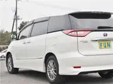 2017 Toyota Estima Hybrid Aeras Premium 4WD Side Lift-Up Seat Removal Electric Pearl Van for sale, Japanese used car export - photo 10 of 67 | GULJI TRADERS