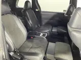 2017 Toyota Estima Hybrid Aeras Premium 4WD Pearl Van for sale, Japanese used car export - photo 14 of 20 | GULJI TRADERS