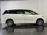 2018 Toyota Estima Hybrid 2.4 Aeras 8 people Pearl Van for sale, Japanese used car export - photo 4 of 30 | GULJI TRADERS