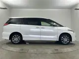2019 Toyota Estima Hybrid Aeras Premium 4WD Pearl Van for sale, Japanese used car export - photo 22 of 24 | GULJI TRADERS