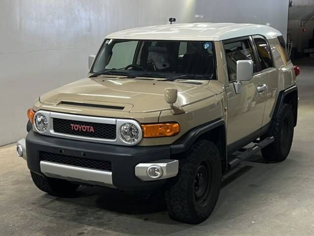 2016 Toyota FJ Cruiser - photo 1 2016 Toyota FJ Cruiser Jeep for sale, Japanese used car export - photo 1 of 3 | GULJI TRADERS