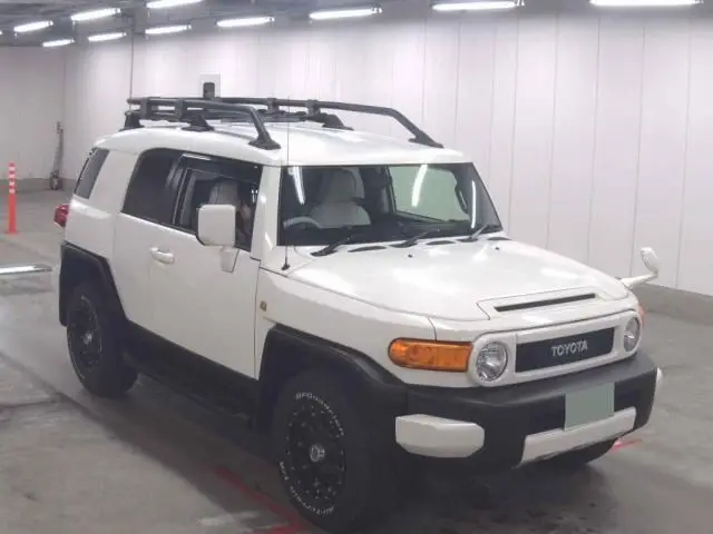 2016 Toyota FJ Cruiser Base grade White Jeep for sale, Japanese used car export - photo 1 of 5 | GULJI TRADERS