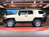 2017 Toyota FJ Cruiser Final Edition Gold Jeep for sale, Japanese used car export - photo 19 of 30 | GULJI TRADERS