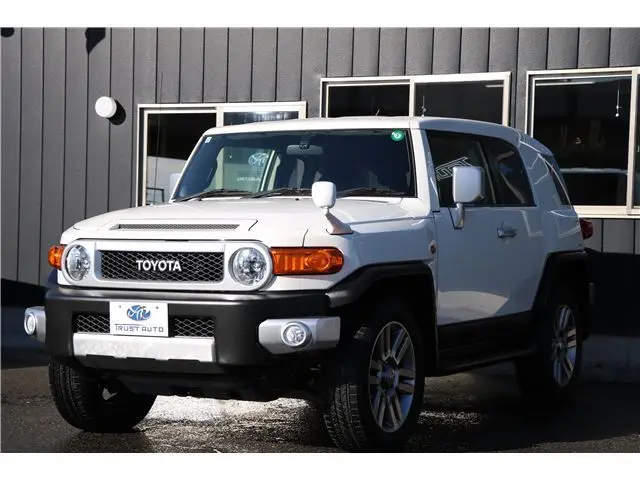 2017 Toyota FJ Cruiser Color Package White Jeep for sale, Japanese used car export | GULJI TRADERS