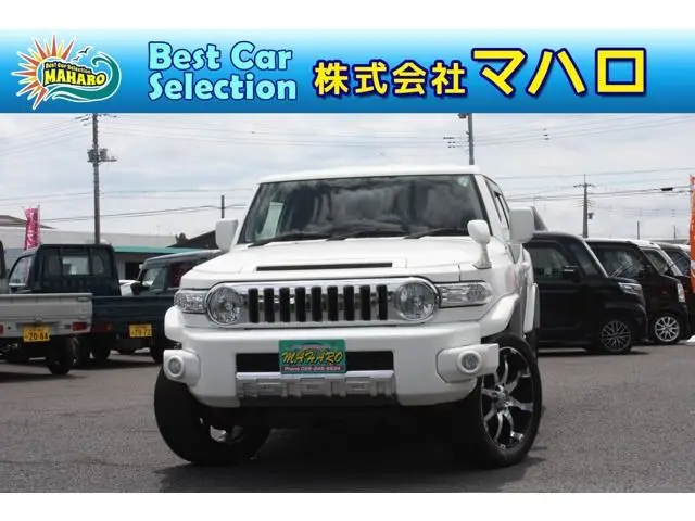 2017 Toyota FJ Cruiser 4.0 4WD White Jeep for sale, Japanese used car export - photo 1 of 25 | GULJI TRADERS