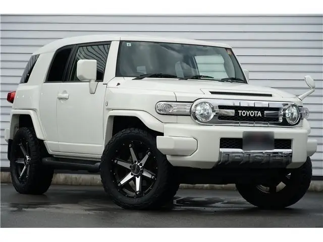 2017 Toyota FJ Cruiser White Jeep for sale, Japanese used car export | GULJI TRADERS