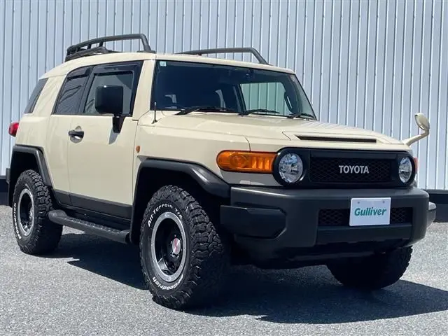 2017 Toyota FJ Cruiser Final Edition 4WD - photo 1 2017 Toyota FJ Cruiser Final Edition 4WD Brown Jeep for sale, Japanese used car export - photo 1 of 24 | GULJI TRADERS