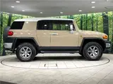 2018 Toyota FJ Cruiser Base grade White Jeep for sale, Japanese used car export - photo 18 of 30 | GULJI TRADERS