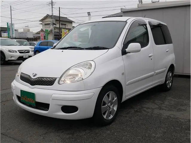 2004 Toyota Funcargo G Pair Bench VER 4WD - photo 1 2004 Toyota Funcargo G Pair Bench VER 4WD White Van for sale, Japanese used car export | GULJI TRADERS