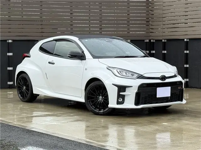 2021 Toyota GR Yaris ＲＳ Pearl Coupe for sale, Japanese used car export - photo 1 of 42 | GULJI TRADERS