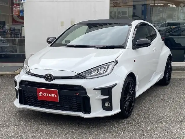 2021 Toyota GR Yaris RS - photo 1 2021 Toyota GR Yaris RS Pearl Coupe for sale, Japanese used car export - photo 1 of 10 | GULJI TRADERS