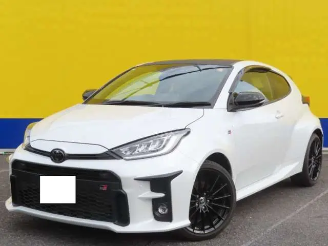 2021 Toyota GR Yaris RS - photo 1 2021 Toyota GR Yaris RS Pearl Coupe for sale, Japanese used car export - photo 1 of 19 | GULJI TRADERS