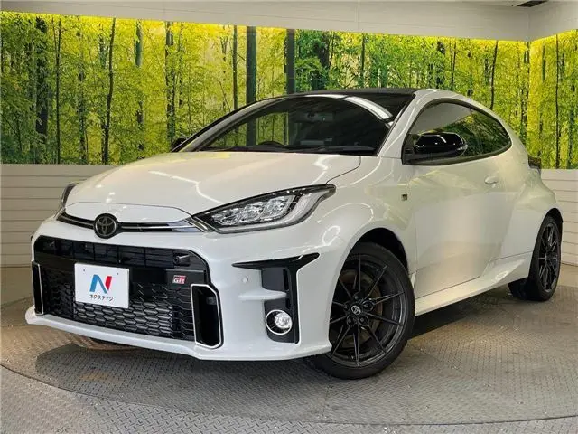 2023 Toyota GR Yaris RZ High Performance - photo 1 2023 Toyota GR Yaris RZ High Performance Pearl Coupe for sale, Japanese used car export - photo 1 of 30 | GULJI TRADERS