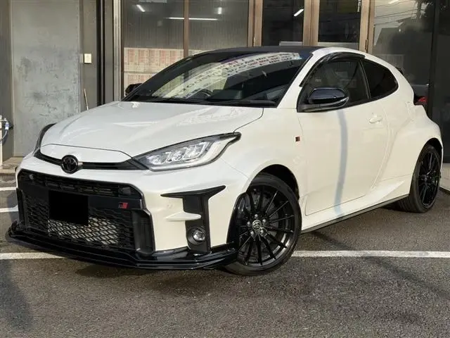 2023 Toyota GR Yaris 1.6 RZ 4WD - photo 1 2023 Toyota GR Yaris 1.6 RZ 4WD White Coupe for sale, Japanese used car export - photo 1 of 20 | GULJI TRADERS